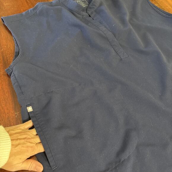 Figs Rafaela Scrub Top Women’s XXL Navy Blue Short Sleeve V-Neck Pockets Relaxed - Picture 5 of 6